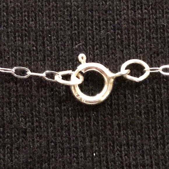 Sterling Silver Whale pendant with 18” sterling silver Chain Necklace - Picture 4 of 6